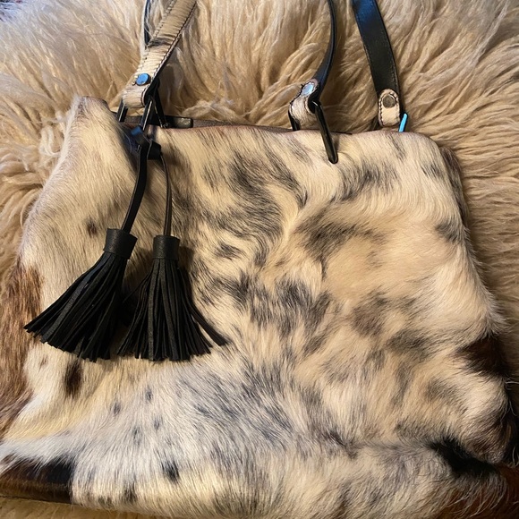 Coloris Paris Handbags - Elegant Cow hide and Leather Tote